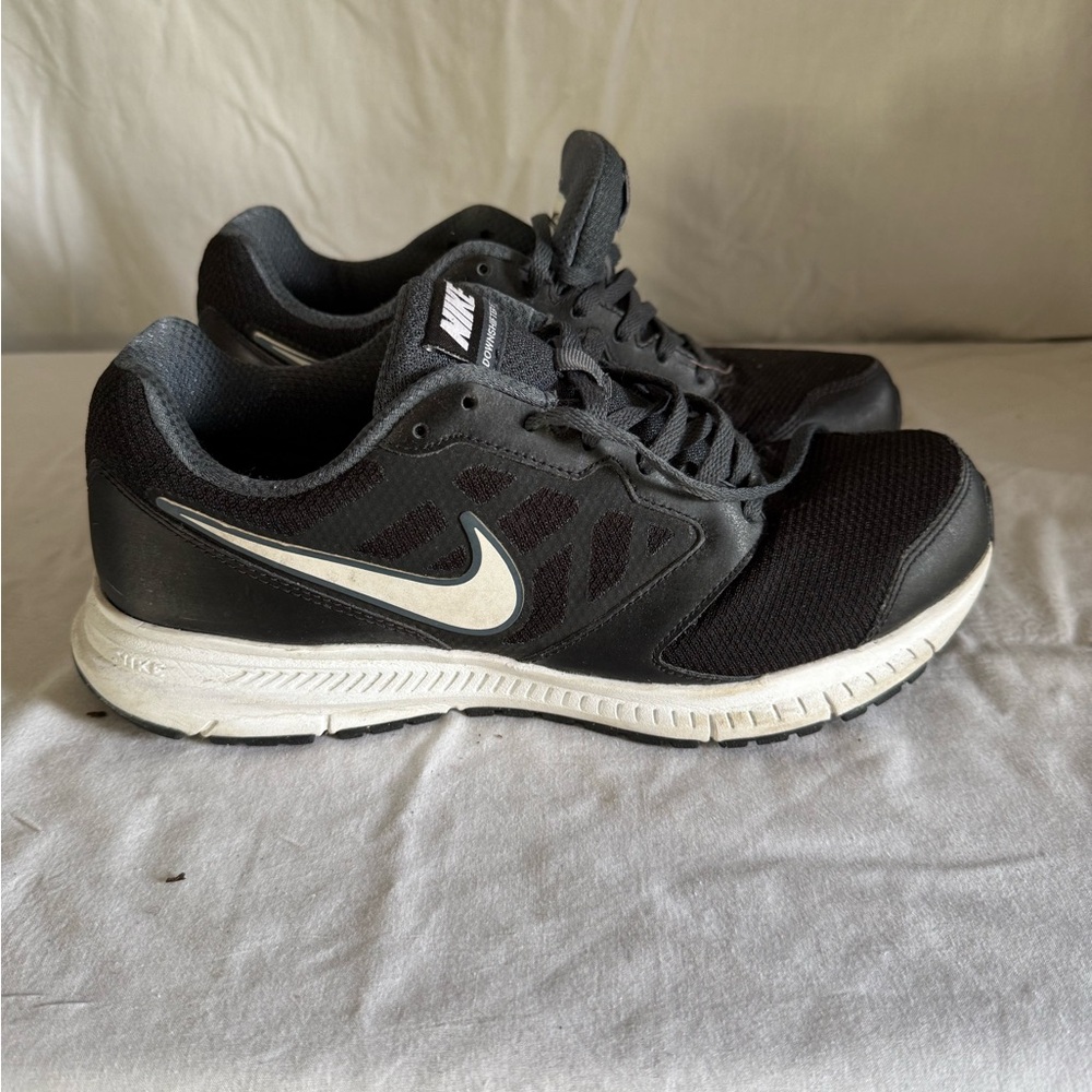 Nike Men's Black and White Running Shoes